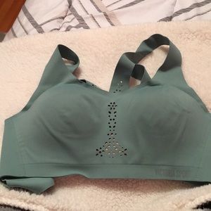 Victoria's sports bra